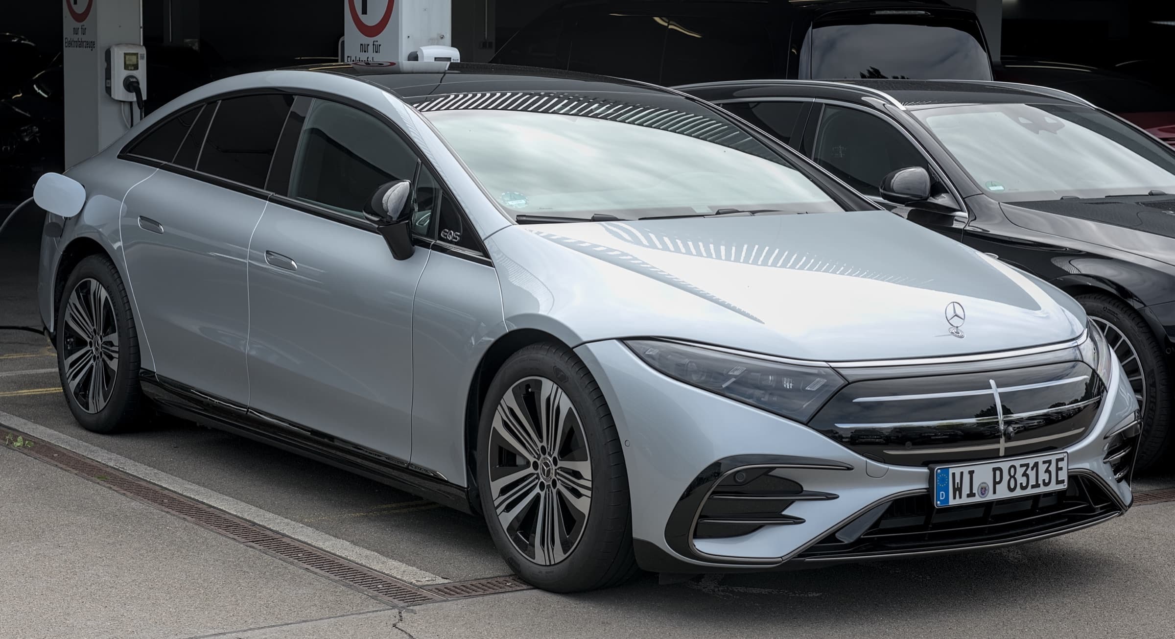EQS V297 facelift wide